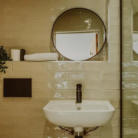 Westbury Collection - The Clarke Appartement