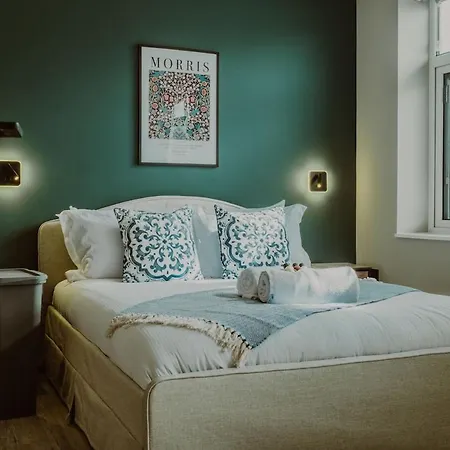 Westbury Collection - The Clarke Appartement